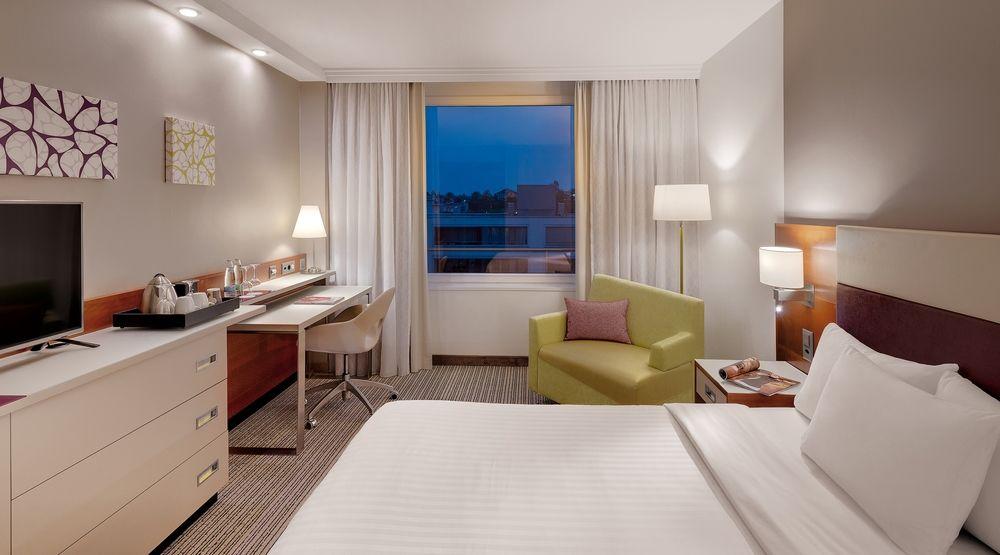 Courtyard By Marriott Zurich North Hotel Exterior foto