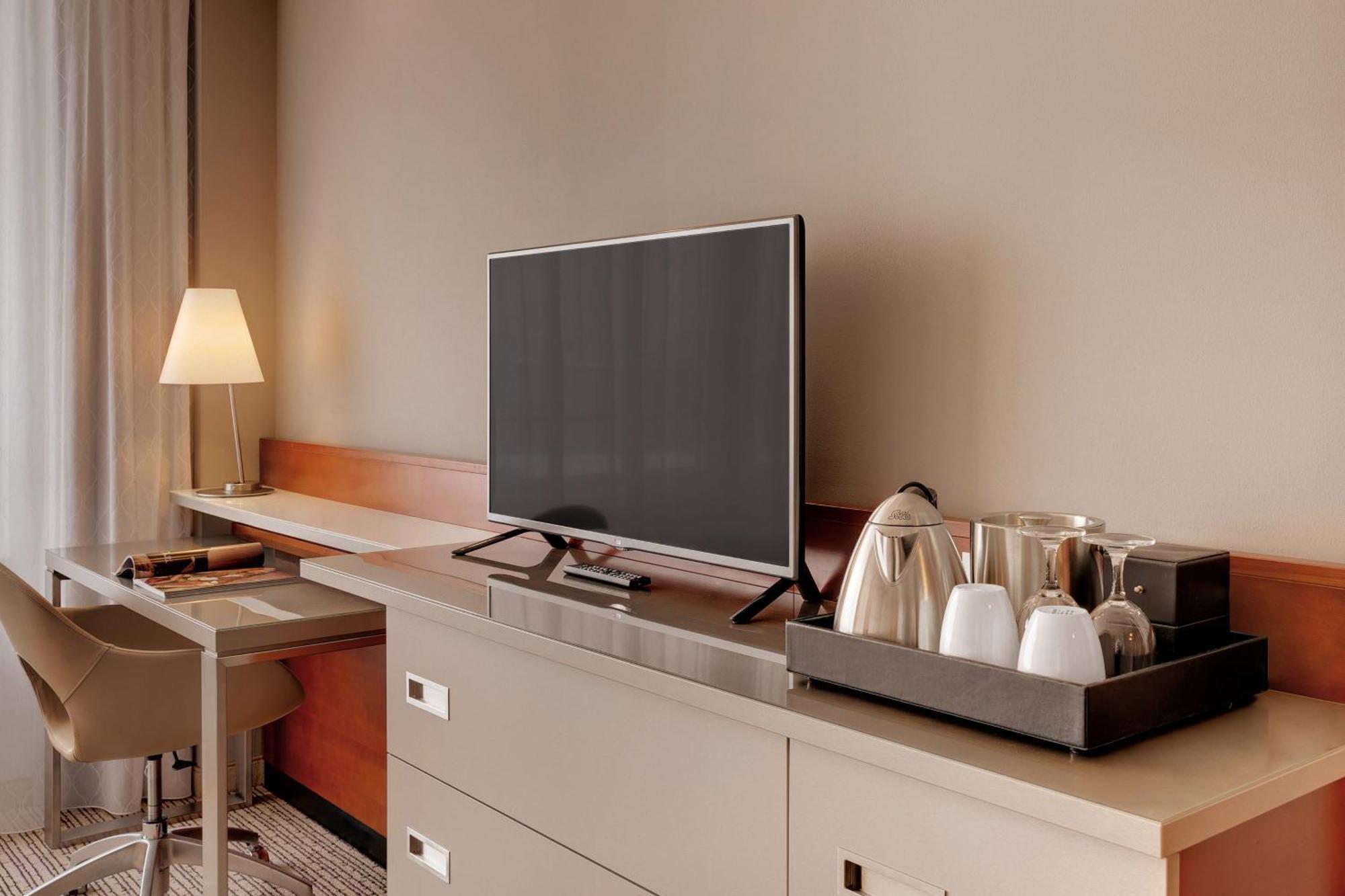 Courtyard By Marriott Zurich North Hotel Exterior foto