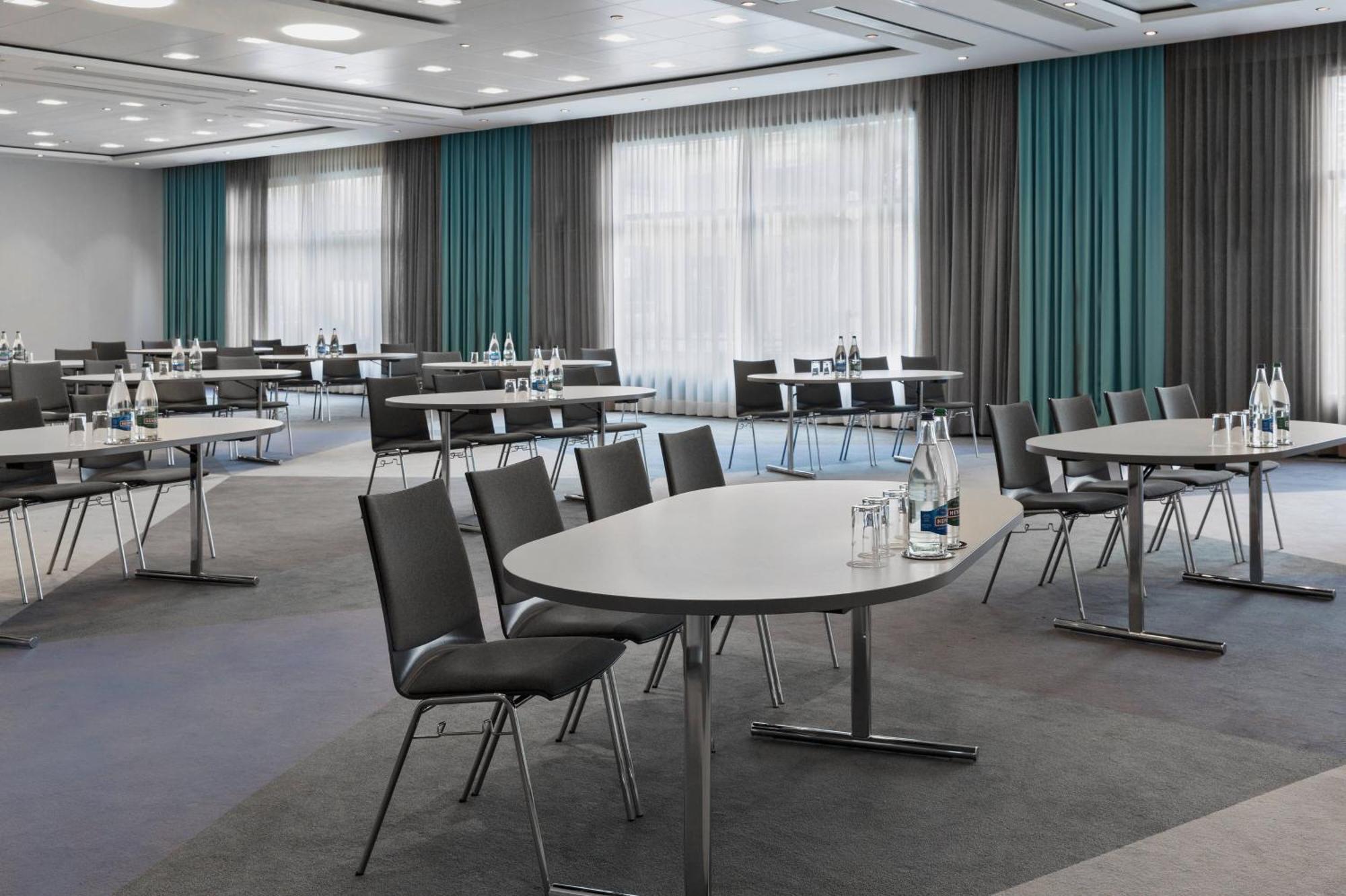 Courtyard By Marriott Zurich North Hotel Exterior foto