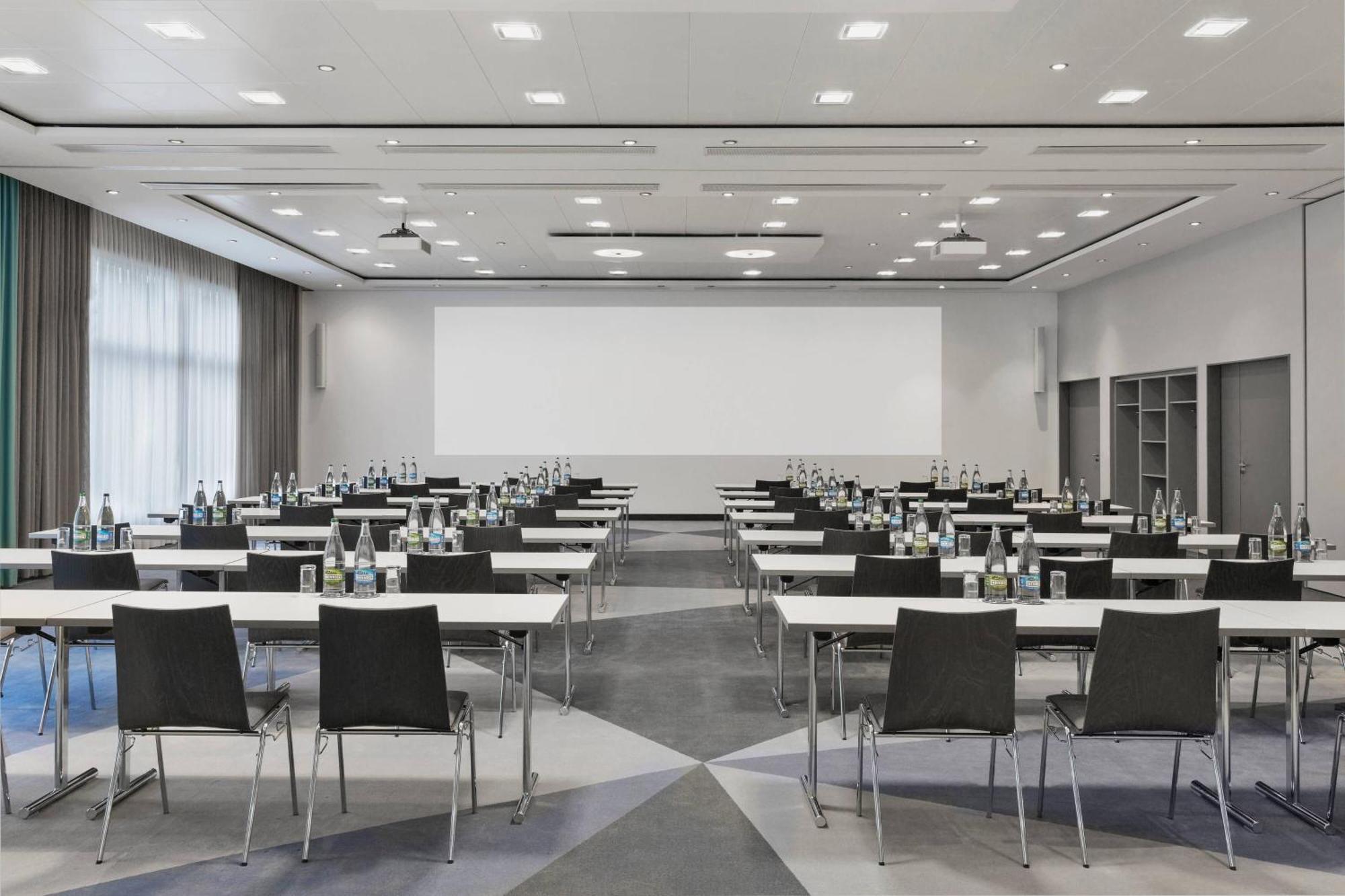Courtyard By Marriott Zurich North Hotel Exterior foto