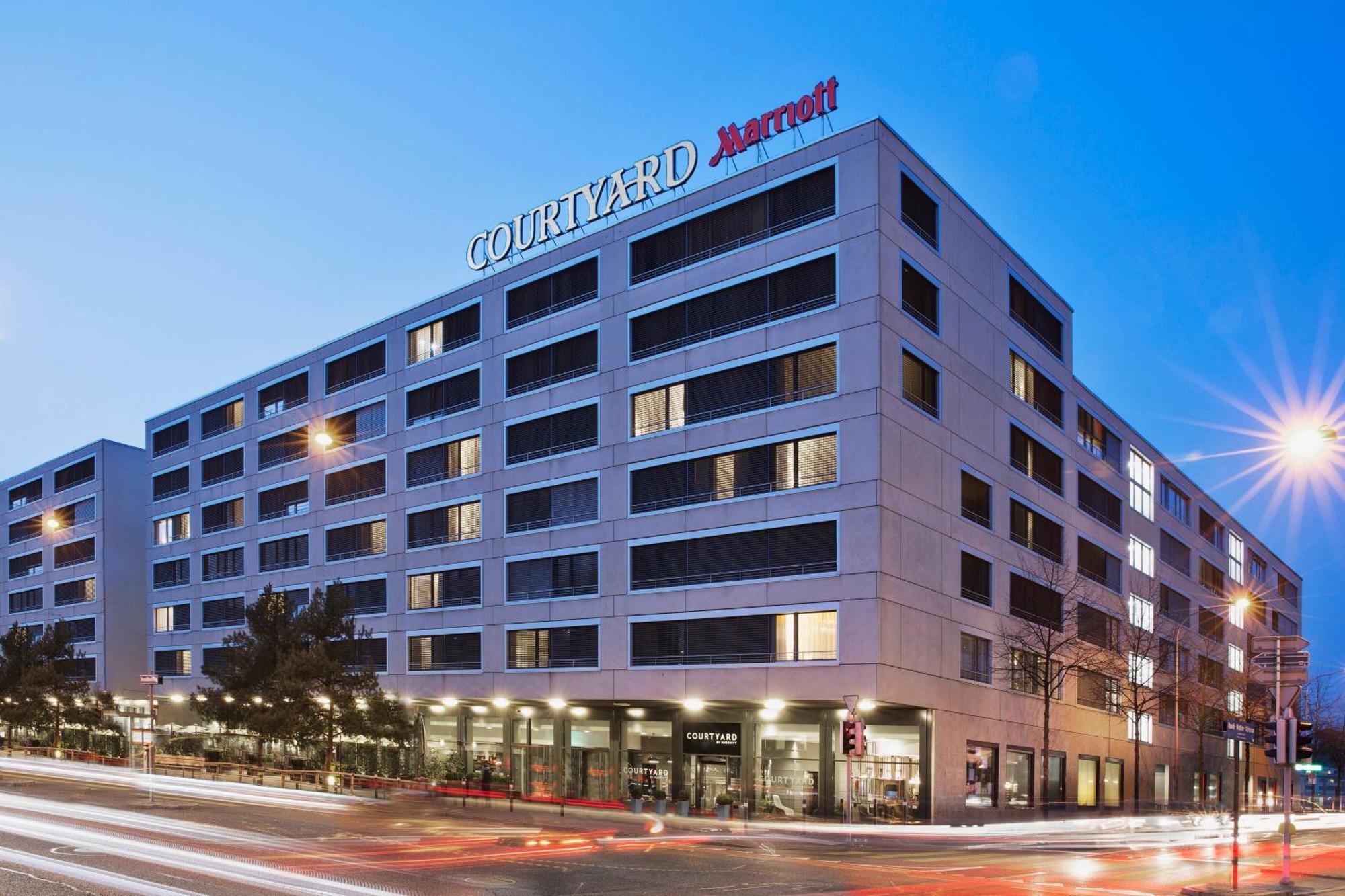 Courtyard By Marriott Zurich North Hotel Exterior foto