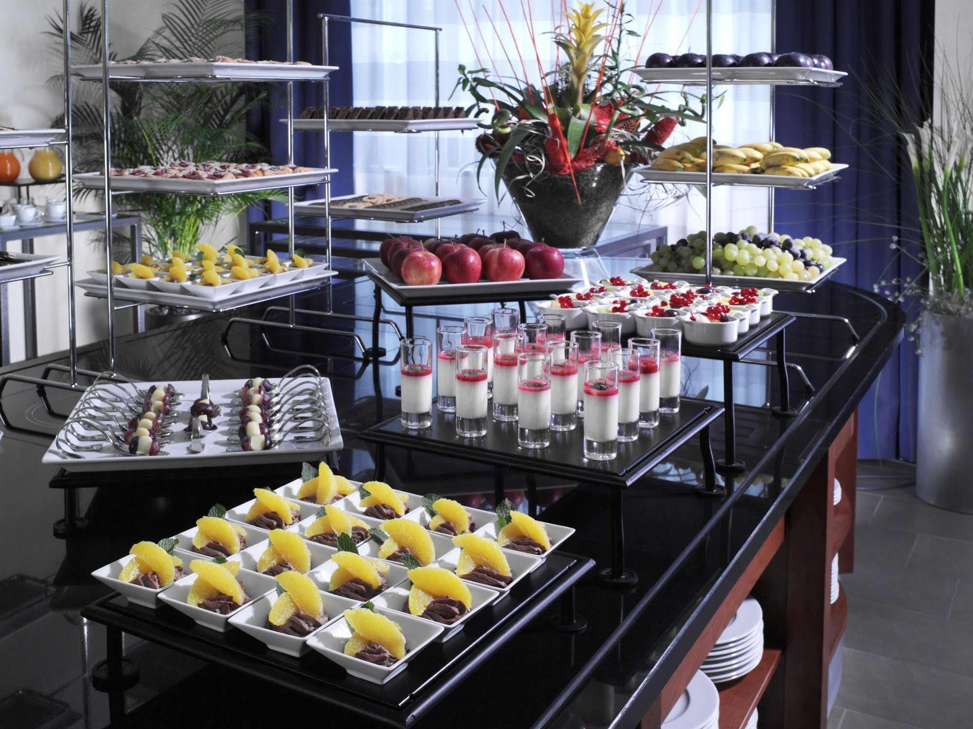 Courtyard By Marriott Zurich North Hotel Restaurant foto